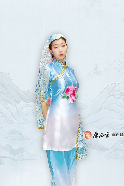 華服當(dāng)潮丨潔白素雅 用純凈之色打開回族服飾